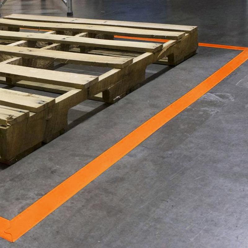 Фото Лента для разметки самоклеящаяся Vell длина 33 м, ширина 100 мм, оранжевая, 0,15 мм, ПВХ (Standart) {331502} (1)