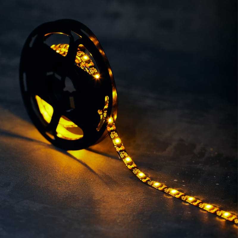 Фото Светодиодная лента LED с USB коннектором, 8 мм, желтый, SMD 2835, 60 LED/м, 5 В, Lamper {141-382} (4)