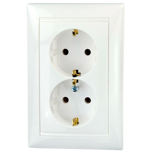 Фото Legrand DIY Valena Бел Розетка 2-ая с/з литая {694272} (2)