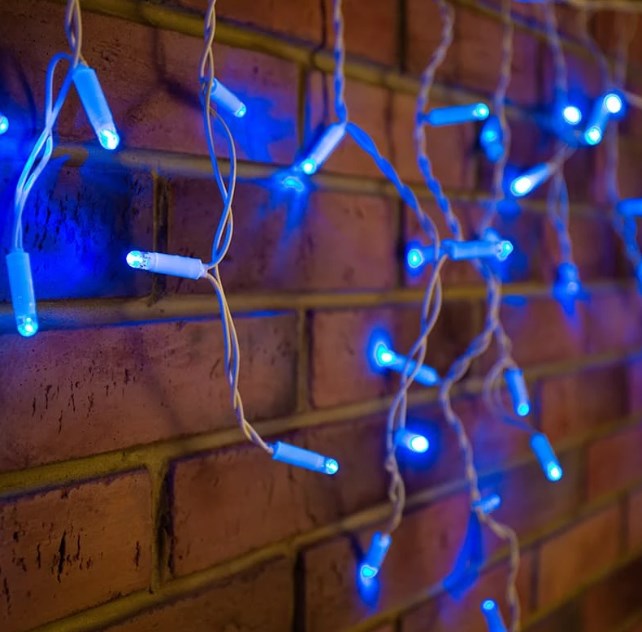 Фото Гирлянда Айсикл (бахрома) светодиодный, 1,8 х 0,5 м, белый провод, 230 В, диоды синие, 48 LED {255-023}