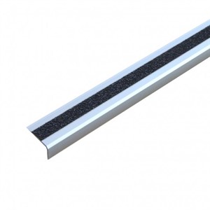 Фото Алюминиевый профиль для краев ступеней с противоскользящей лентой, черный (50 х 25 х 1000 мм) {ATM1SF2}