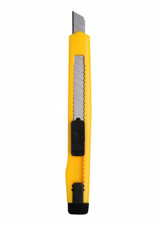 Фото Нож Rexant с сегментированным лезвием 9 мм, корпус пластик, c клипсой {12-4905}