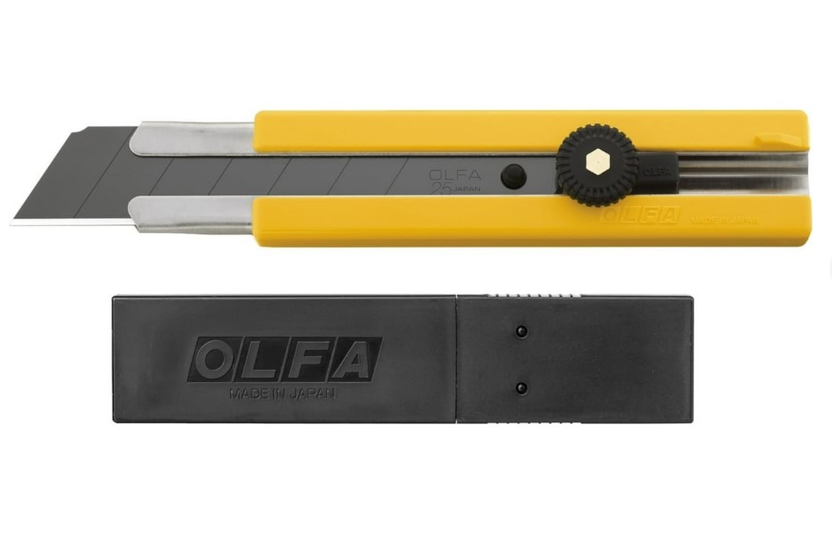 Фото Нож OLFA 25 мм, в комплекте с лезвиями EXCEL BLACK 5 шт {OL-H-1BB/5BB}