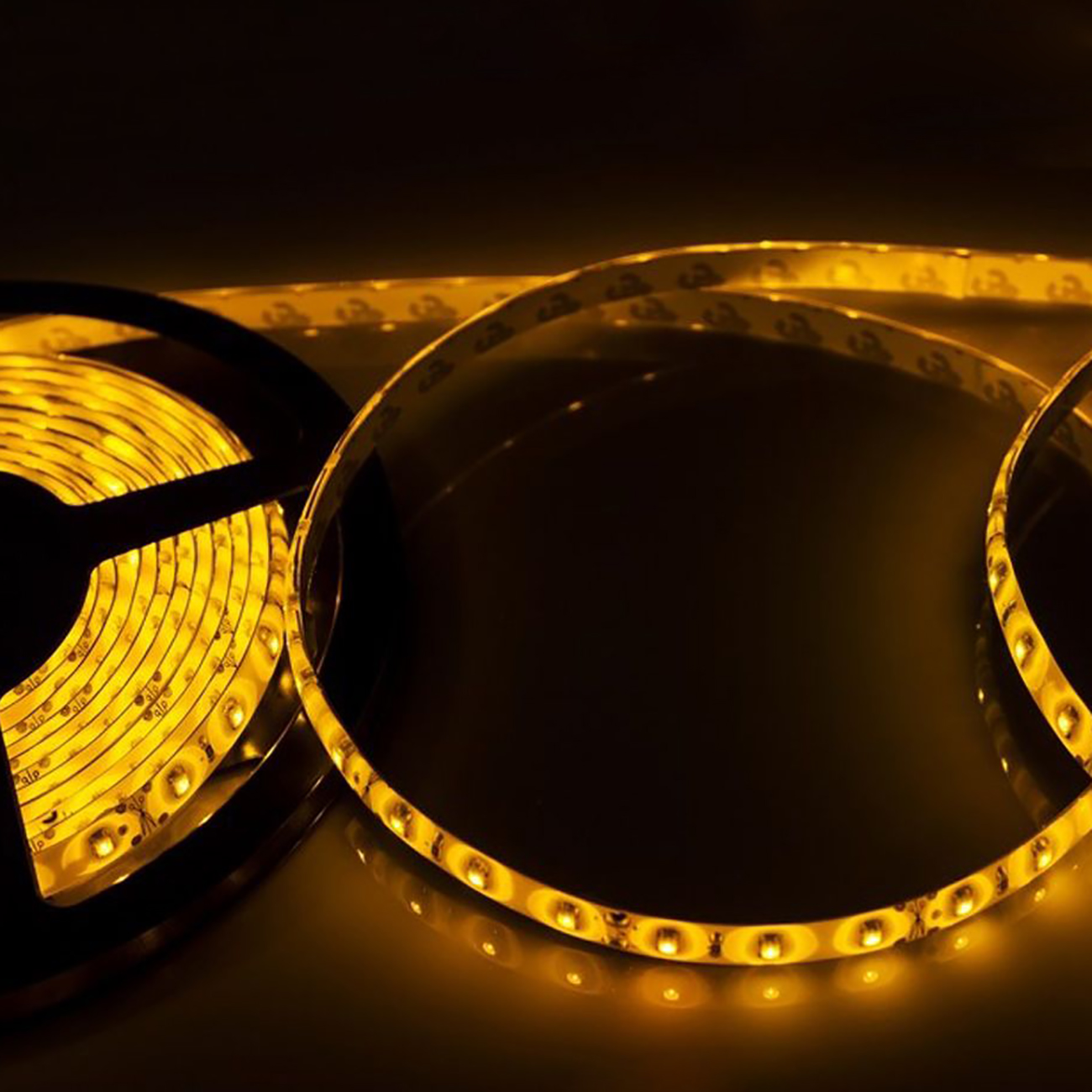 Фото Светодиодная лента 8 мм, желтый, SMD 2835, 60 LED/м, 12 В, Lamper {141-352} (3)