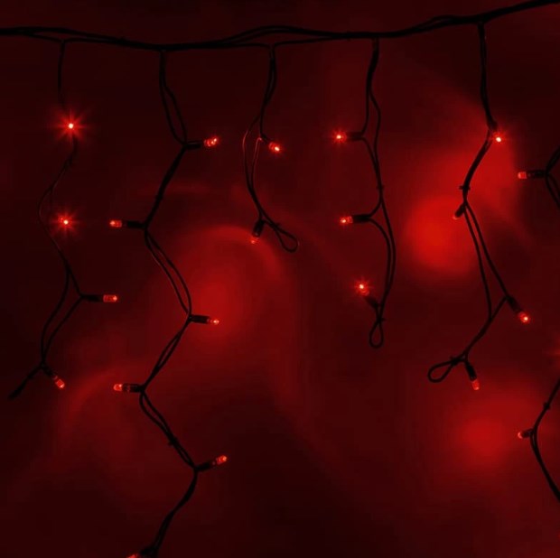 Фото Гирлянда Айсикл (бахрома) светодиодный, 5,6 х 0,9 м, черный провод "каучук", 230 В, диоды красные {255-242}