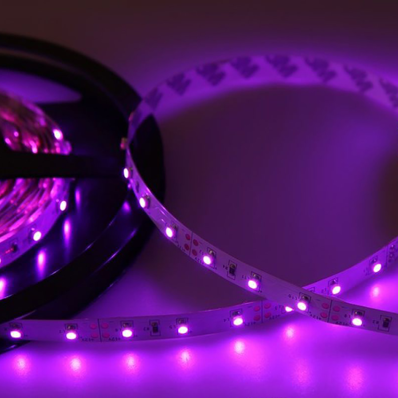Фото Светодиодная лента LED NEON-NIGHT (8 мм, розовый, SMD 2835, 60 LED/м, 12 В) {141-337}