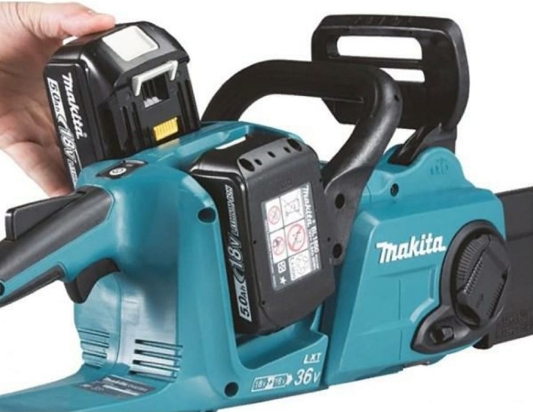 Фото Пила цепная аккумуляторная Makita DUC303Z (18Вx2, 30 см, цепь1.1 -3/8" без аккумулятора и з/у (2)