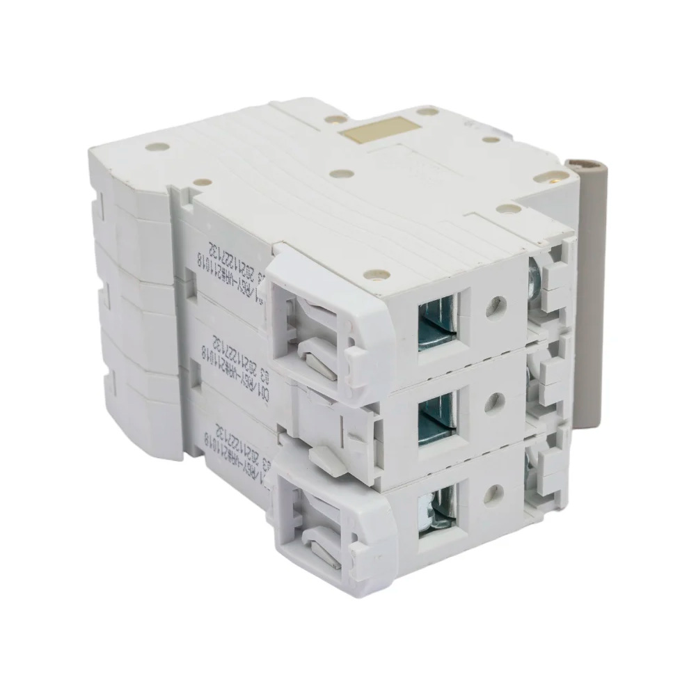 Фото Выключатель автоматический модульный 3п C 1А 6кА AV-6 AVERES EKF mcb6-3-01C-av (2)